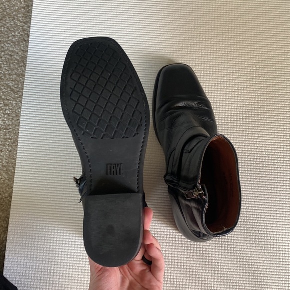 Frye leather zip up booties - Picture 6 of 7